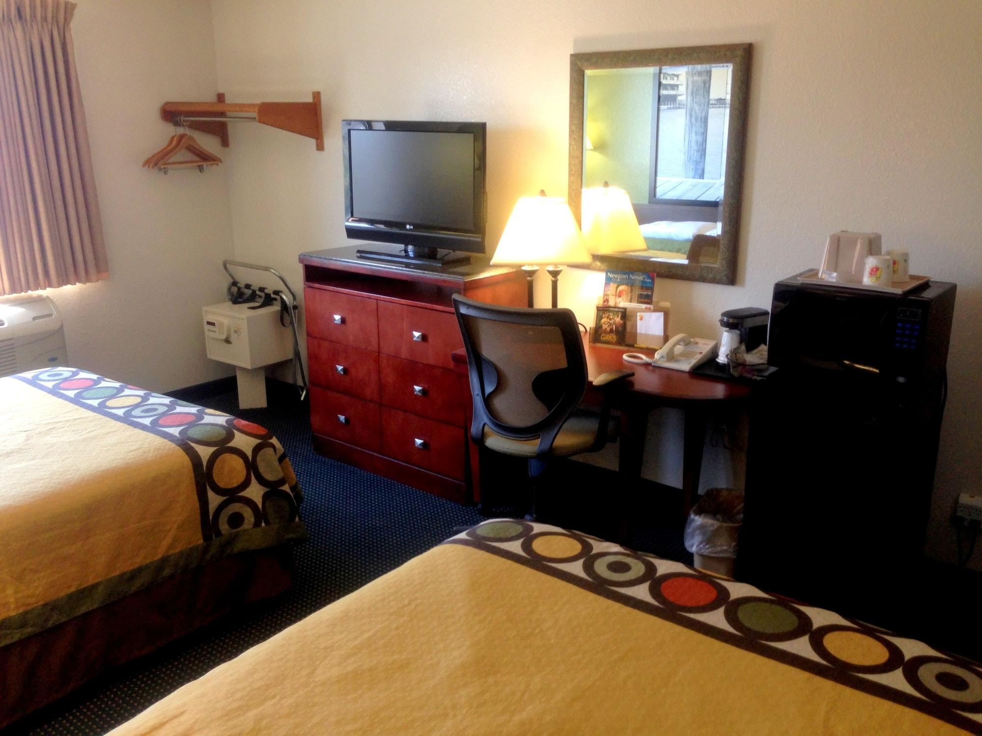 Super 8 By Wyndham Newport News/Jefferson Ave. Hotel Bagian luar foto