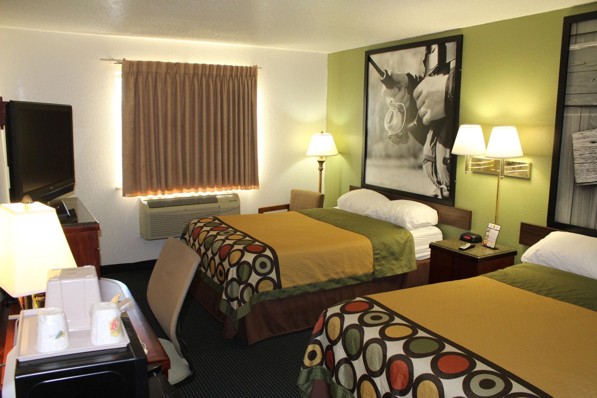 Super 8 By Wyndham Newport News/Jefferson Ave. Hotel Bagian luar foto