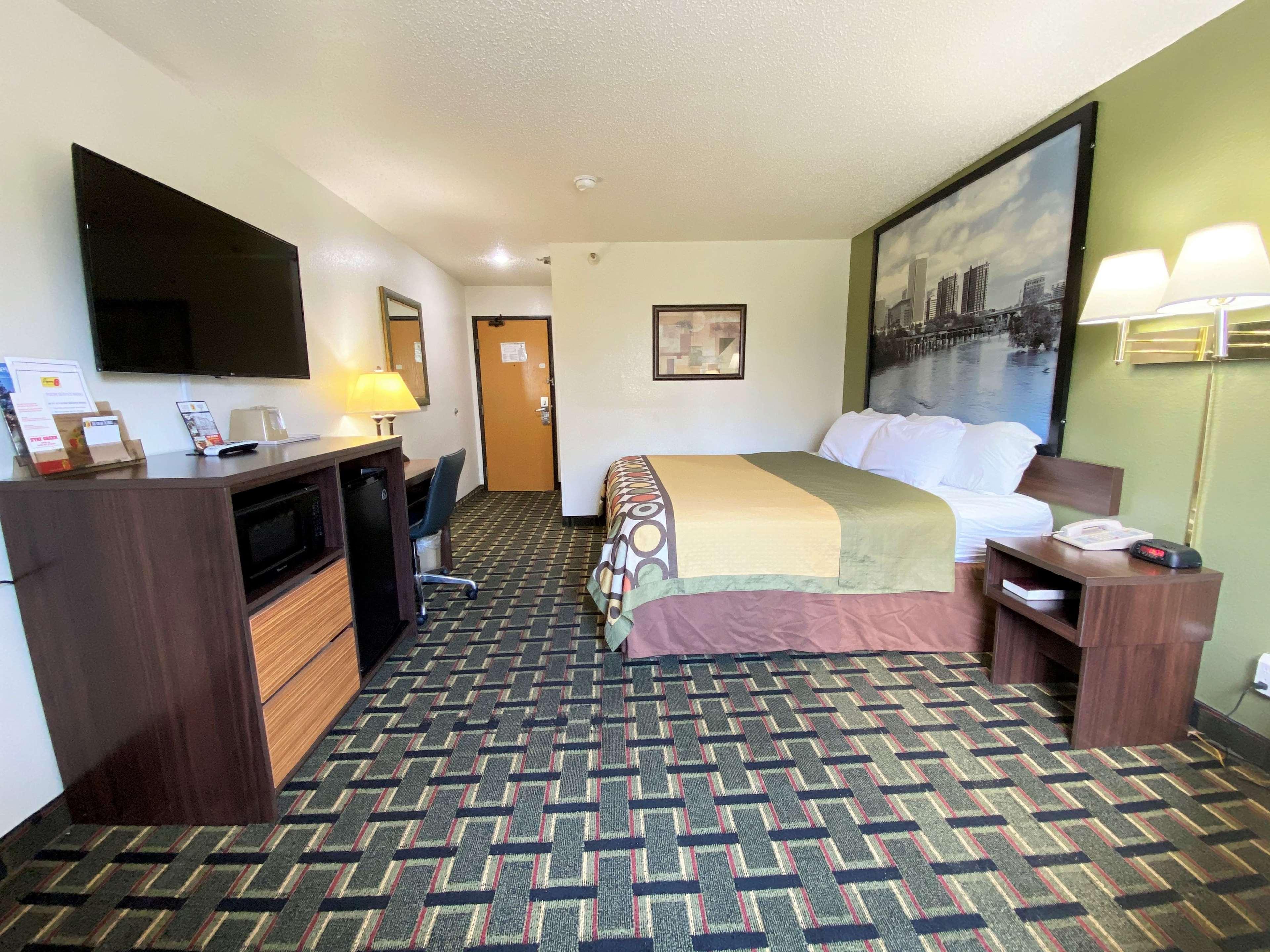 Super 8 By Wyndham Newport News/Jefferson Ave. Hotel Bagian luar foto