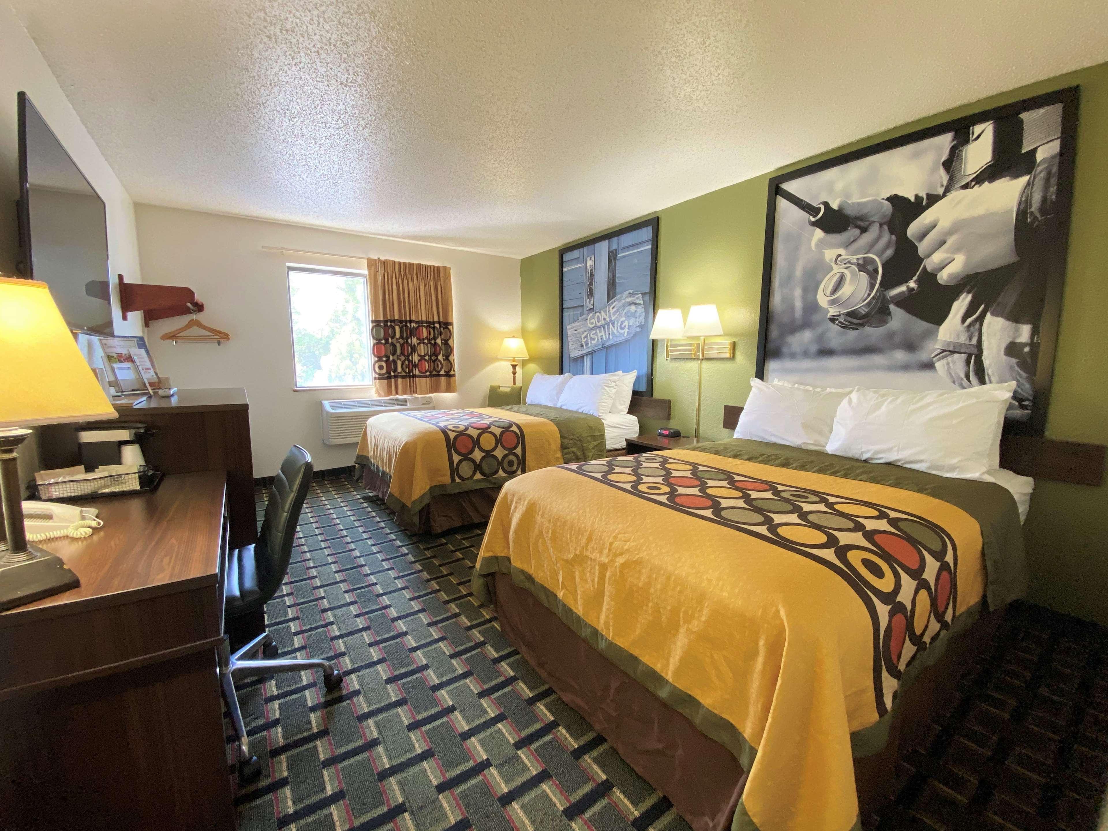 Super 8 By Wyndham Newport News/Jefferson Ave. Hotel Bagian luar foto