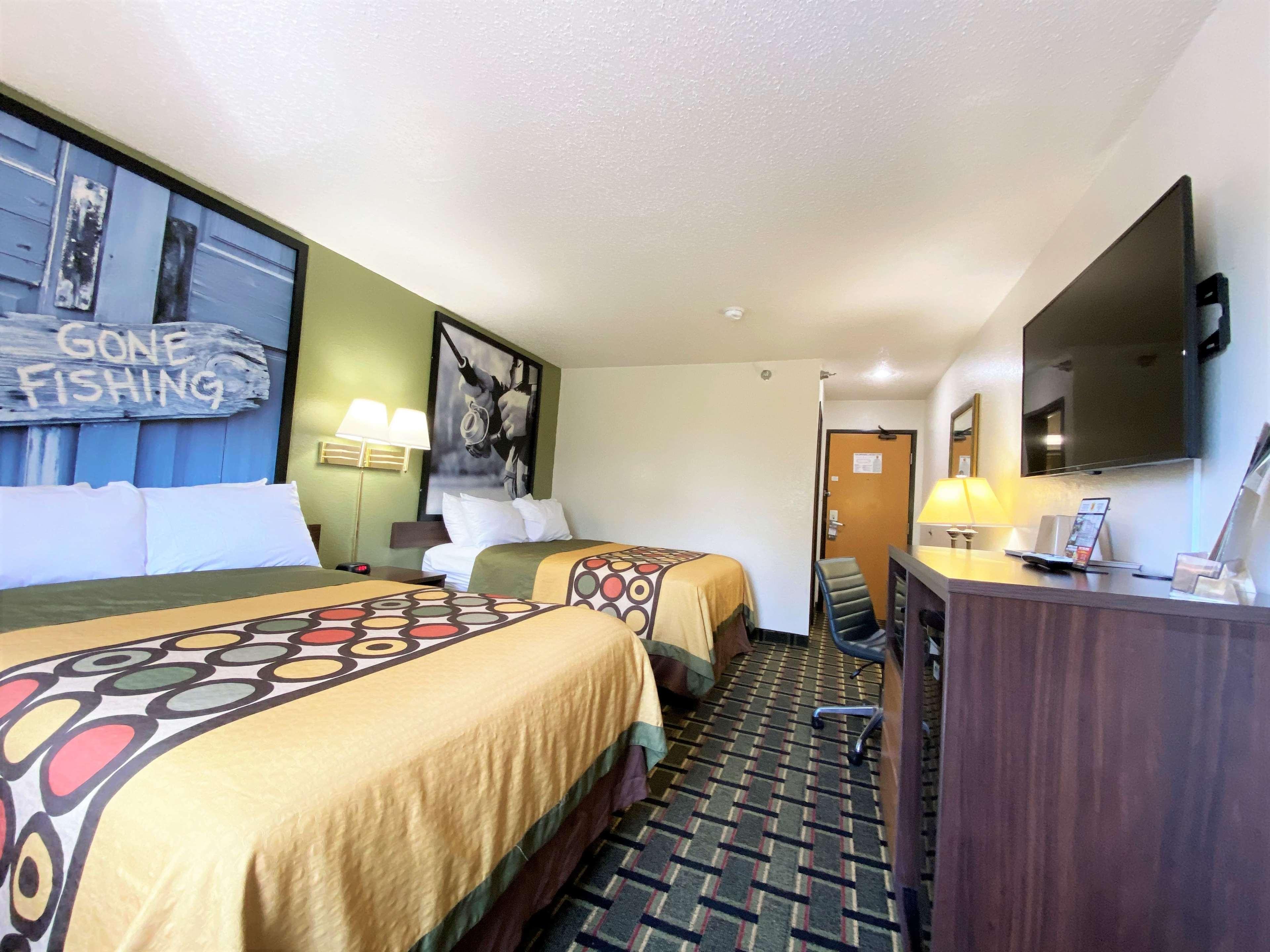 Super 8 By Wyndham Newport News/Jefferson Ave. Hotel Bagian luar foto