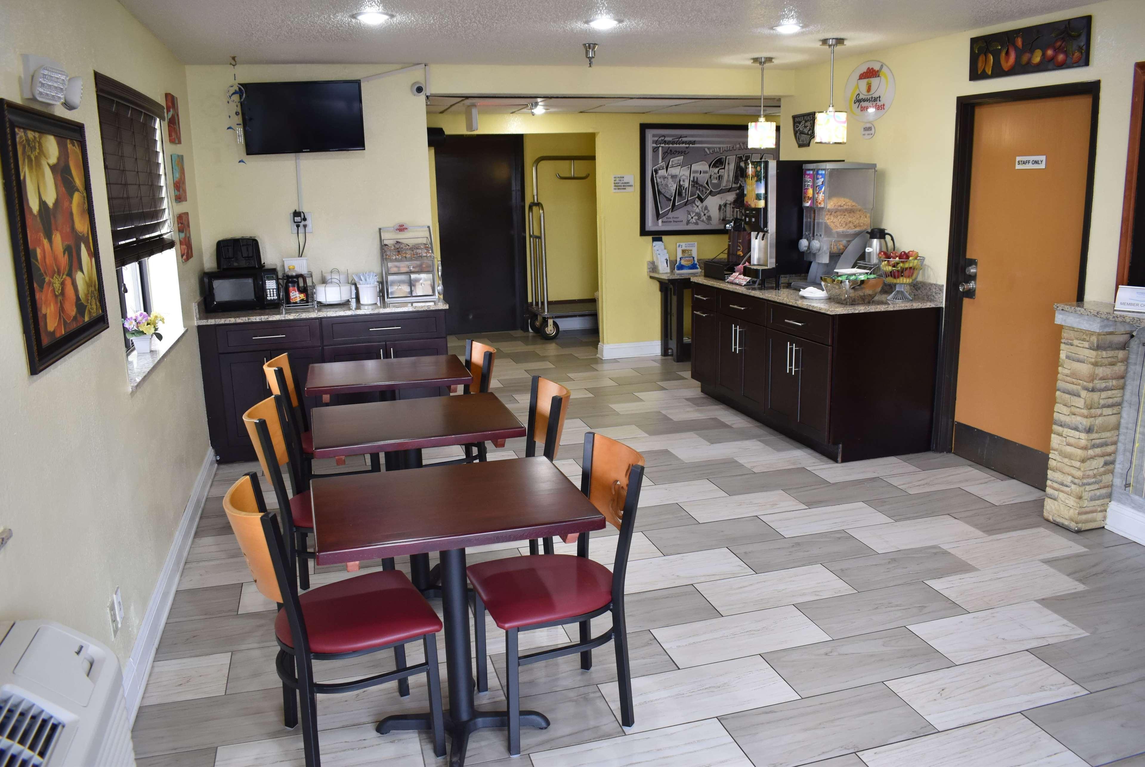 Super 8 By Wyndham Newport News/Jefferson Ave. Hotel Bagian luar foto