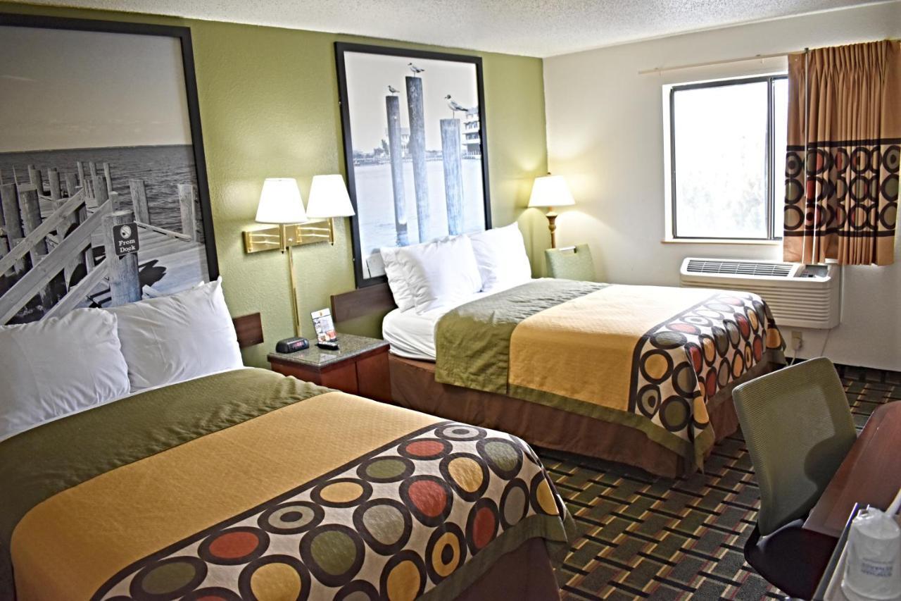 Super 8 By Wyndham Newport News/Jefferson Ave. Hotel Bagian luar foto